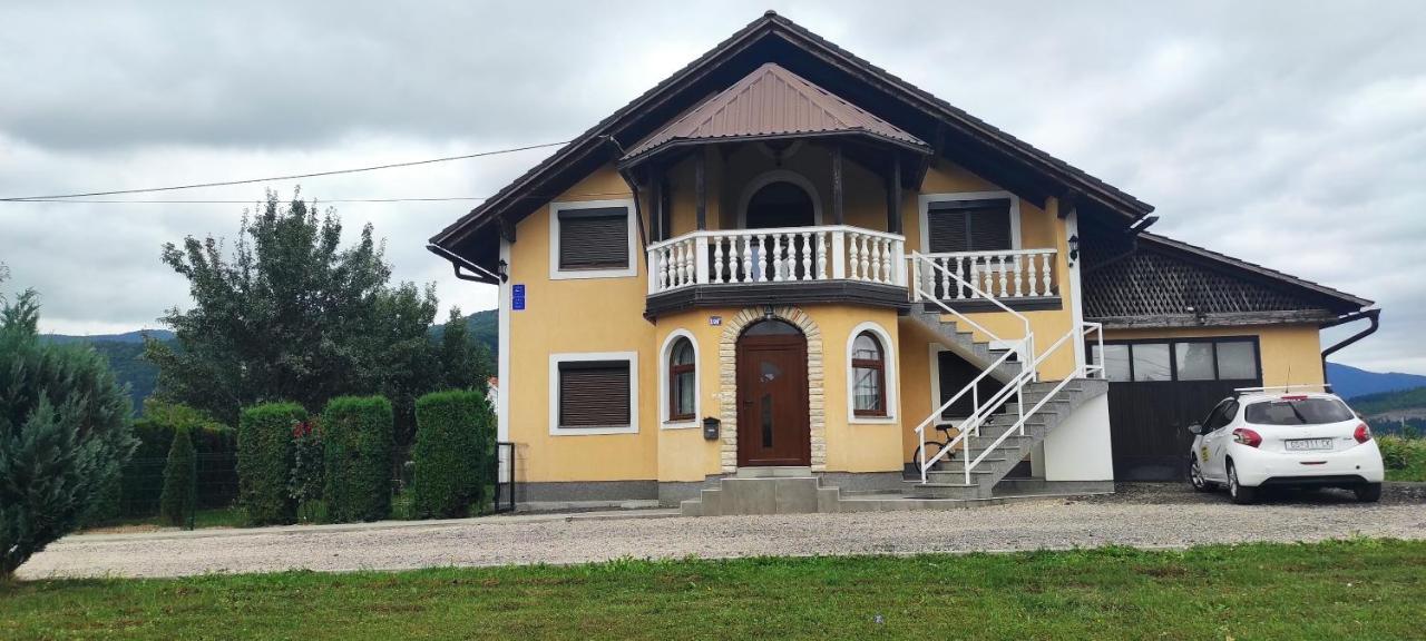 Apartman Majetic Otočac Buitenkant foto