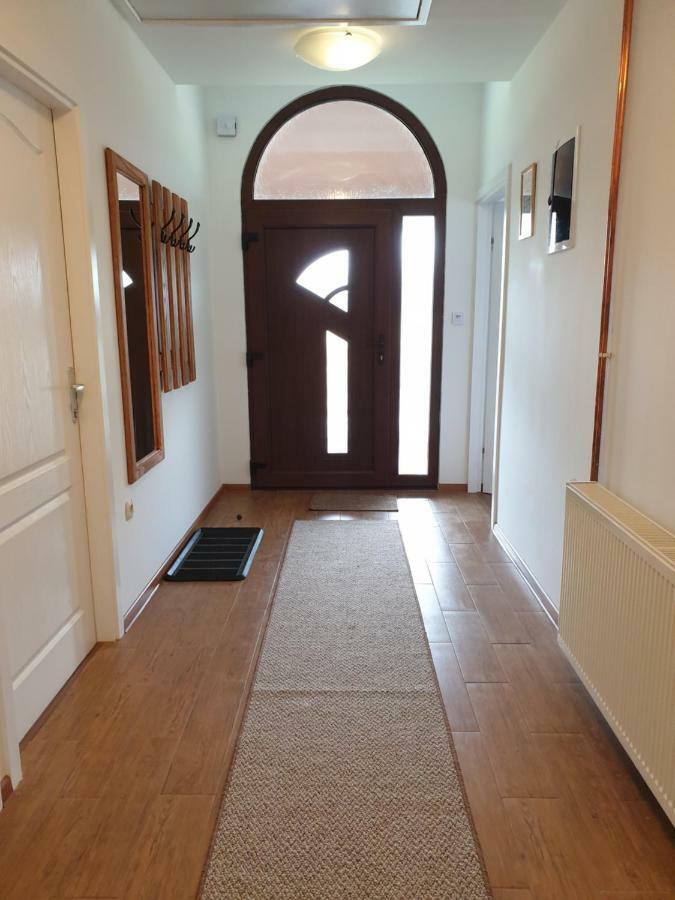 Apartman Majetic Otočac Buitenkant foto