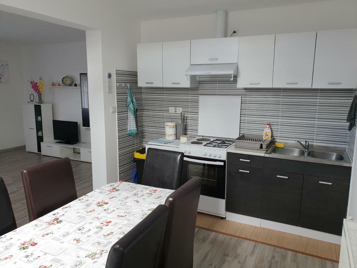 Apartman Majetic Otočac Buitenkant foto